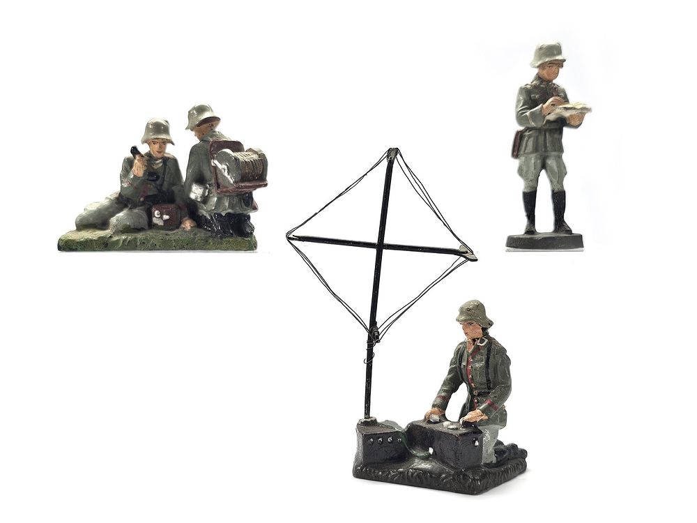 Lot 206: (3) Elastolin/Lineol German Wehrmacht Signals & Field Radio Teams