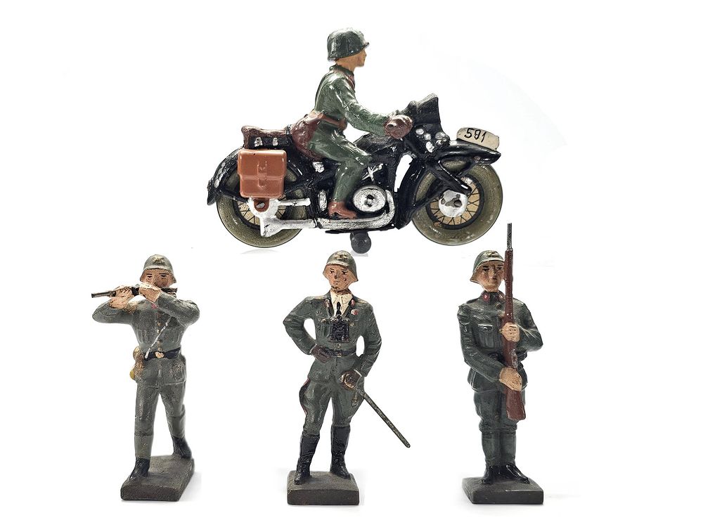 Lot 219: (4) Lineol Wehrmacht Dispatch Rider & Infantry Grouping