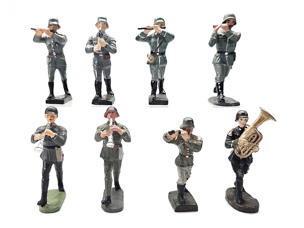 Lot 221: (8) Elastolin/Lineol German Military Band Figures