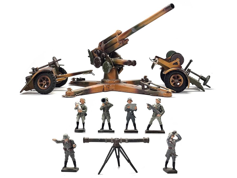 Lot 228: (10) Lineol/Elastolin German Wehrmacht Luftwaffe Flak 18 Anti-Aircraft Gun & Crew