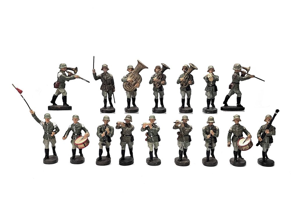 Lot 231: (16) Elastolin German Military Band Figures