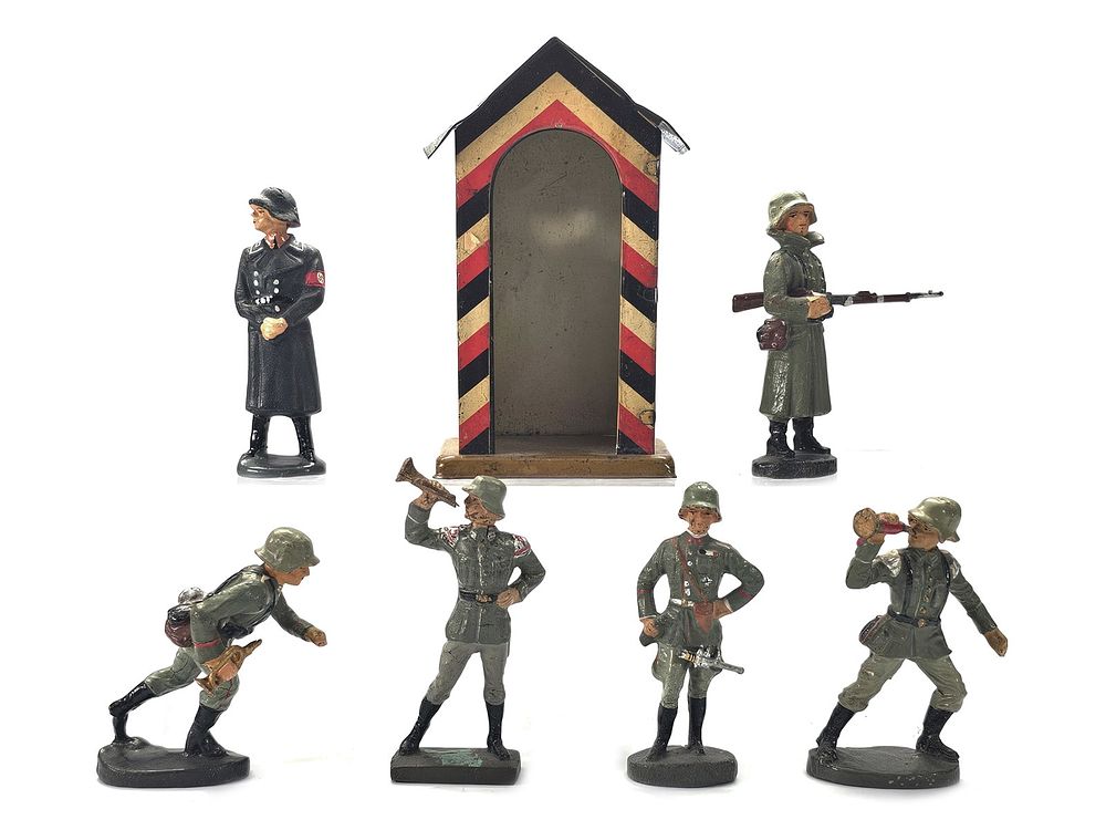 Lot 259: (6) Elastolin/Lineol German Border Sentry & Infantry Figures