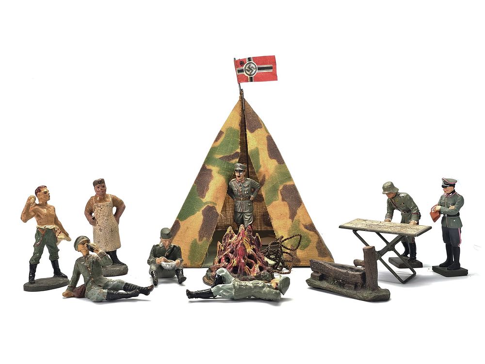 Lot 273: (12) Lineol/Elastolin German Staff Field Kitchen & Headquarters Camp