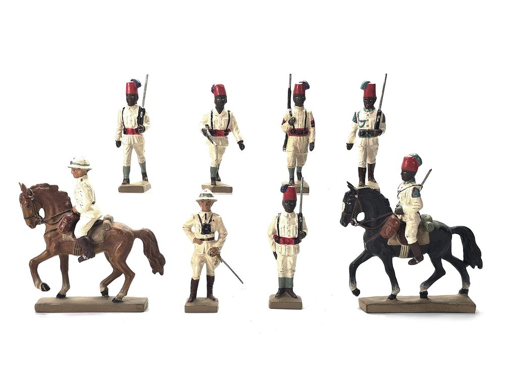 Lot 289: (10) Lineol Italian Colonial Askari & Officer Figures