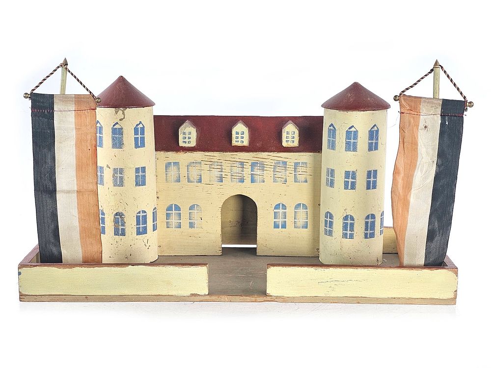 Lot 292: Elastolin Imperial German Barracks & Fortification Toy Diorama
