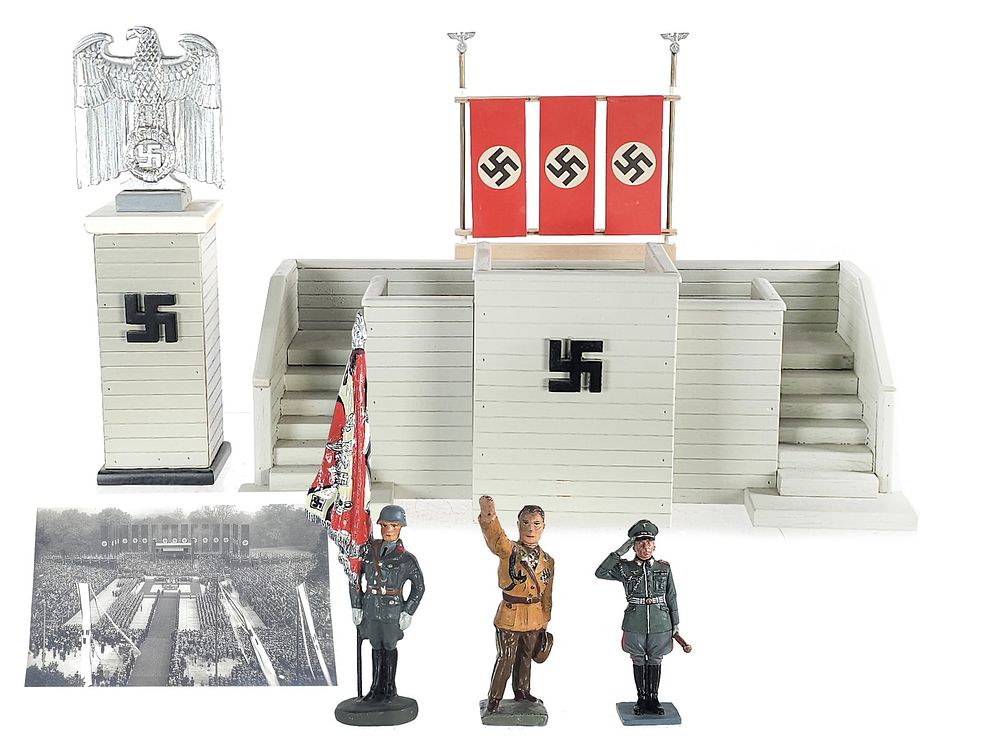 Lot 304: Lineol/Elastolin Political Rally Tribune & Party Figures