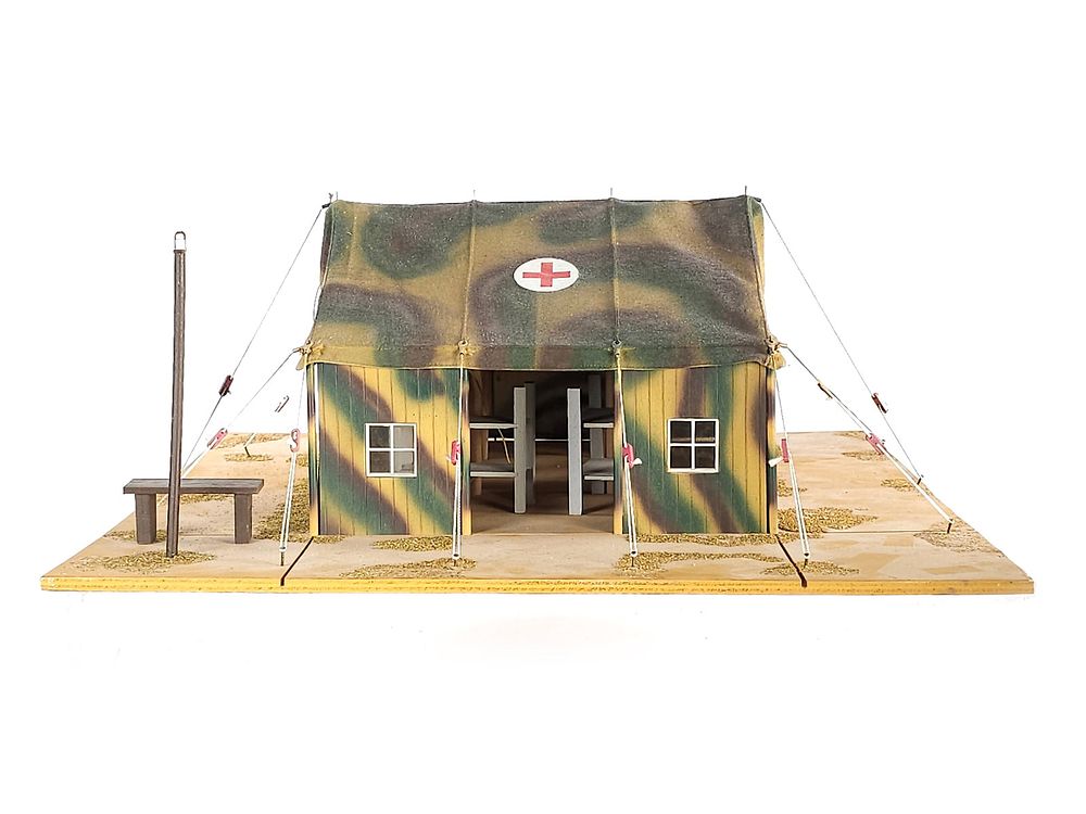 Lot 306: Lineol/Elastolin Wehrmacht Red Cross Camouflaged Field Hospital Tent