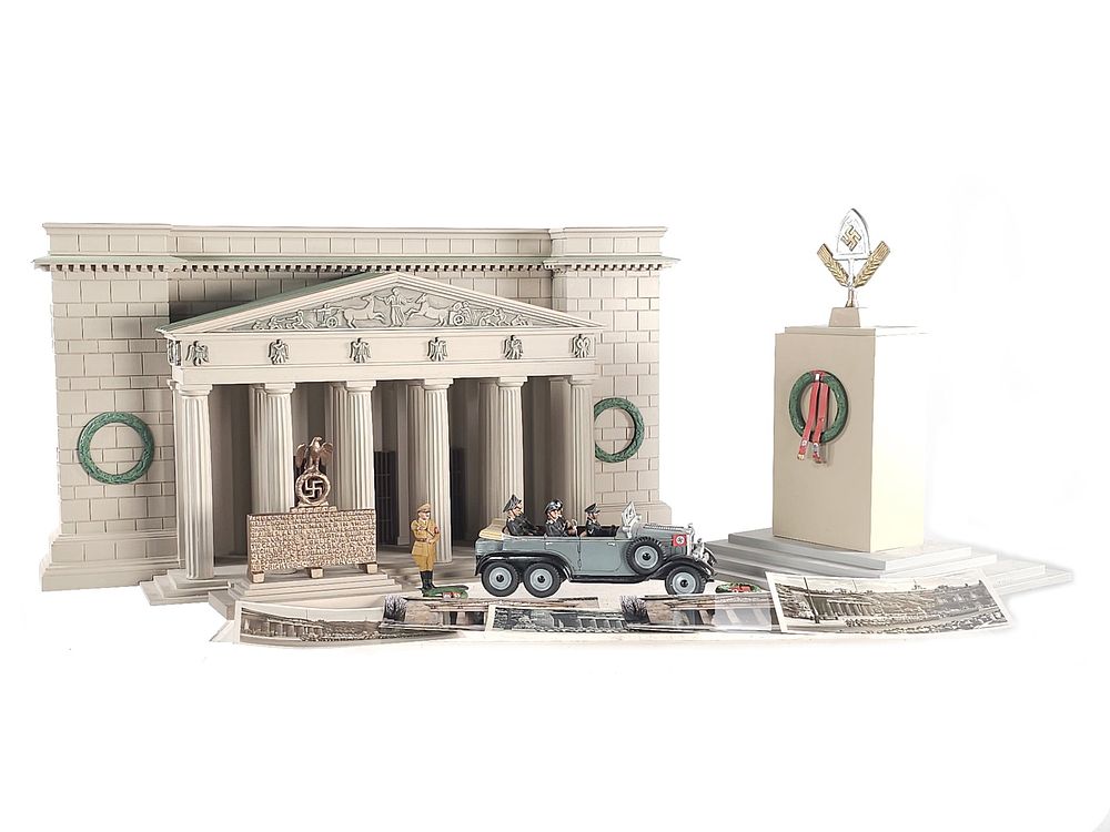 Lot 307: Hasegawa/K&C/Elastolin German Monuments & Command Car Group