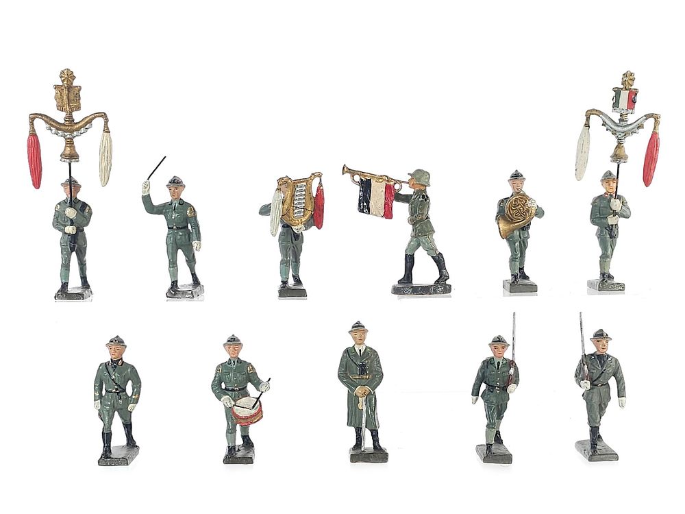 Lot 343: (11) Lineol/Elastolin Italian Royal Army Infantry & Military Band