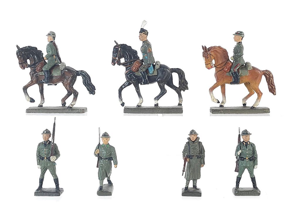 Lot 344: (7) Lineol Italian Royal Army Cavalry & Infantry