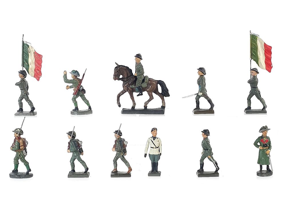 Lot 352: (12) Elastolin/Lineol Italian Royal Army Infantry & Cavalry