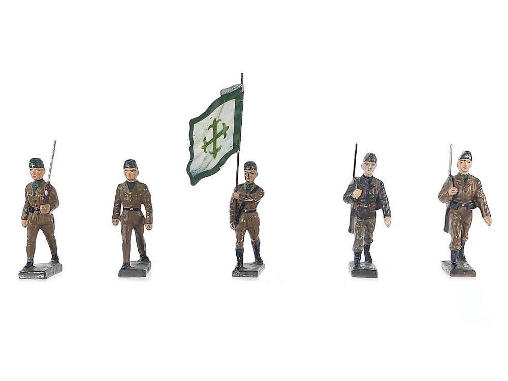 Lot 355: (5) Lineol Portuguese Infantry & Flag-Bearer