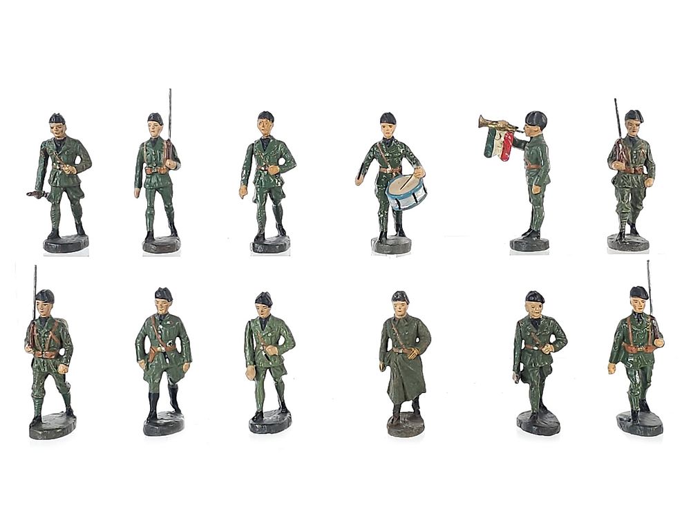 Lot 359: (12) Elastolin Italian Royal Army Infantry & Band