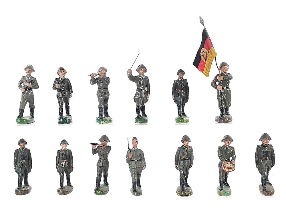 Lot 366: (13) Lineol German Wehrmacht & Volksmarine Infantry Band