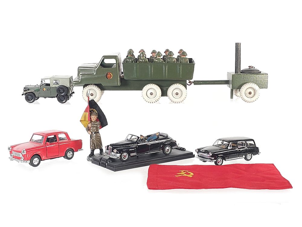 Lot 373: (5) Lineol & La Mini Miniera East German Convoy