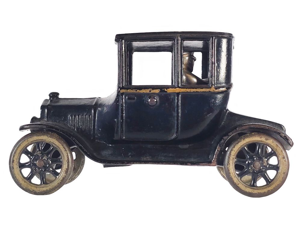 Lot 418: Arcade Model T Coupe Cast Iron