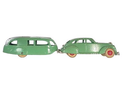 Hubley Lincoln Sedan & Trailer Cast Iron. Original green paint and tires remain on this Hubley 