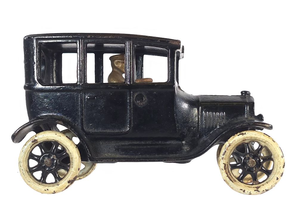 Lot 438: Arcade 2-Door Ford Coupe Cast Iron