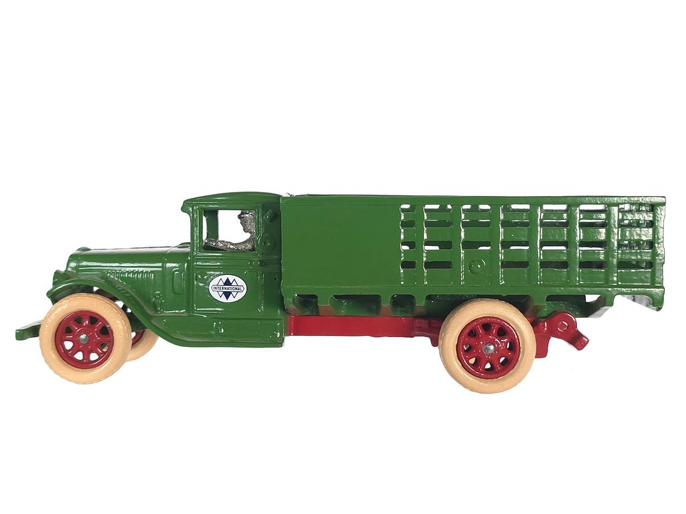 Lot 452: Arcade Cast Iron Green Stake Truck