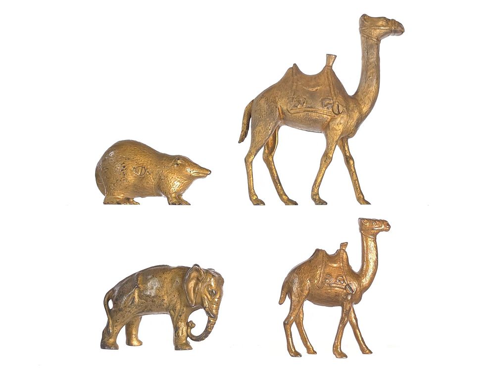 Lot 500: (4) A.C. Williams & Arcade Possum/Camels/Elephant Banks