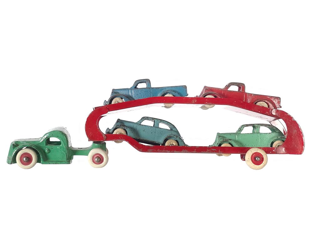 Lot 551: Arcade Cast Iron Car Hauler Set