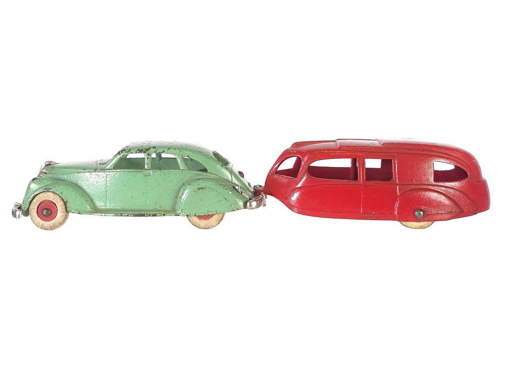 Lot 564: Hubley Lincoln Zephyr & Trailer