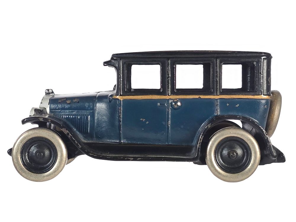 Lot 581: Arcade Sedan in Blue & Black Cast Iron