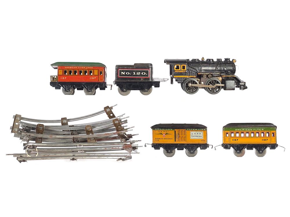 Lot 649: 1920s American Flyer Train Set Cast Iron Locomotive
