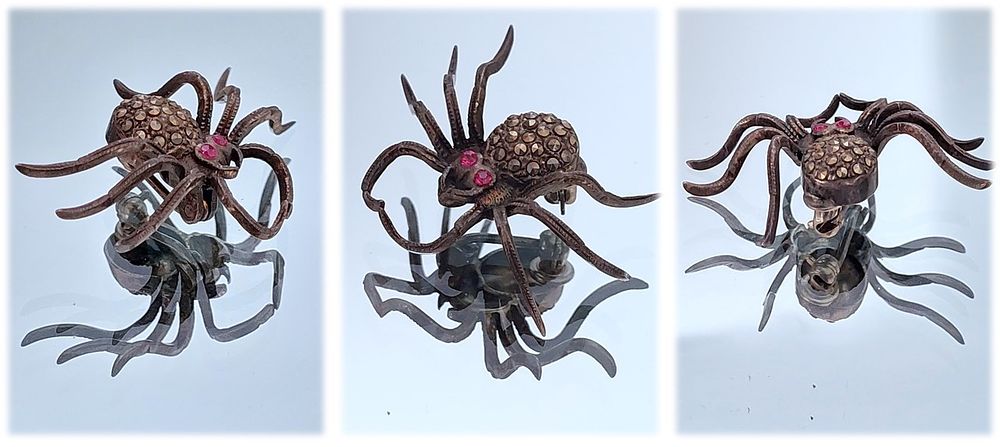 Spider Brooch. Vintage 
Length 2 cm 
Width: 4 cm 
Embellished with Gemstones