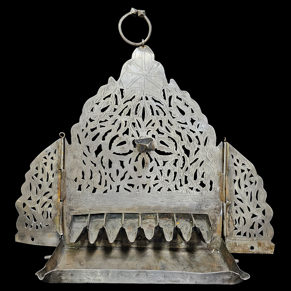 מסורת | מכירה  99 | שימו לב למשלמים תוך שלושה ימים תנתן הנחה נוספת והעמלות יהיו רק 10% , תכשיטי זהב כלי כסף , אומנות .יודאיקה. ספר תורה. פוצלן .ציורים .ברונזות , עוד פריטים יכנסו בימים הקרובים