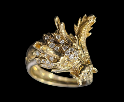 טבעת מעוצבת בצורת דבורה מזהב 14 קראט משובצת מעל חצי קראט יהלומים משקל הטבעת 9.78 גרם , מידת הטבעת 7,