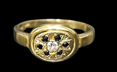 טבעת מזהב 14 קראט משובצת יהלום זעיר ואוניקס משקל הטבעת 3.3 גרם מידת הטבעת 7,