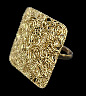 טבעת מעוצבת בעבודה פיליגרנית מזהב 14 קראט משקל הטבעת 5.43 גרם מידת הטבעת 4