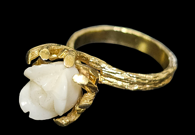 טבעת פרח מזהב 14 קראט הפרח עשיי מגיי'ד משקל הטבעת 6.38 מידת הטבעת 7