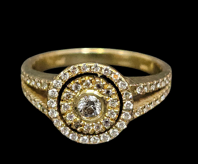 טבעת מזהב 14 קראט משובצת למעלה מ 1 קראט יהלומים משקל הטבעת 4.37 גרם מידת הטבעת 7.5