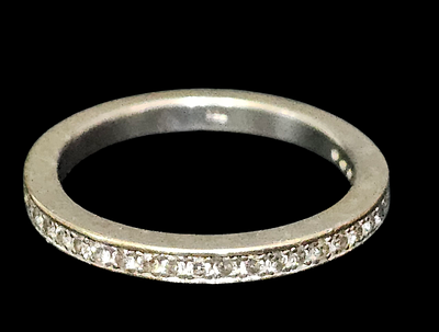 טבעת מזהב לבן 18 קראט משובצת 26 יהלומים כל יהלום כ 2 נקודות משקל הטבעת 2.88 גרם מידת הטבעת