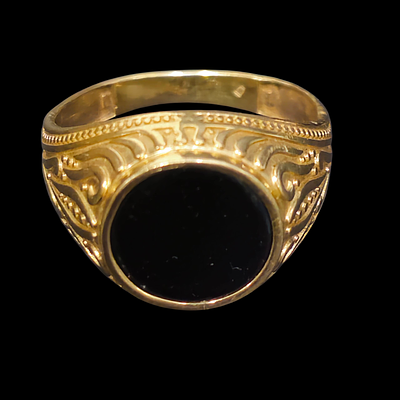 טבעת יוניסקס מזהב 14 קראט משובצת אוניקס משקל הטבעת 6.53 גרם מידת הטבעת 11