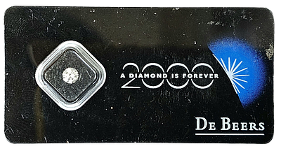 יהלום שניתן כ שי ללקוחות החברה בשנת 2000 מחברת דה-בירס סגור בקפסולה הרמטי, 0.35 קראט