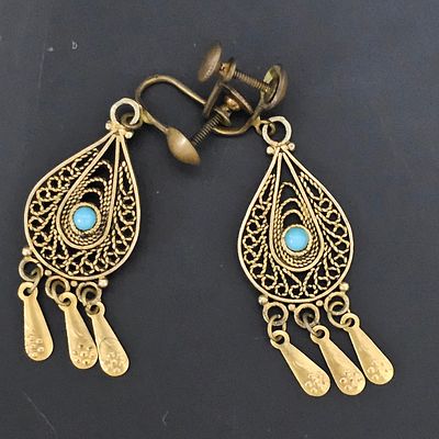 זוג עגילים מכסף 925 עשויים בעבודת יד פיליגרנית המאה הקודמת