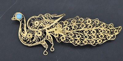 סיכה מכסף מצופה זהב בצורת טווס אורך 8 ס"מ