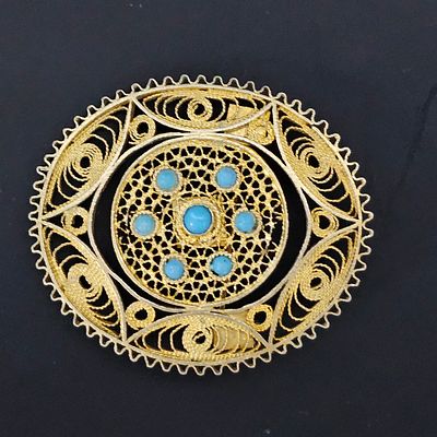 סיכה מכסף מצופה זהב בעבודה תמנית פיליגרנית מהמאה הקודמת קוטר 4 ס"מ