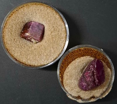 אבן טבעית לשיבוץ במשקל 25 קראט