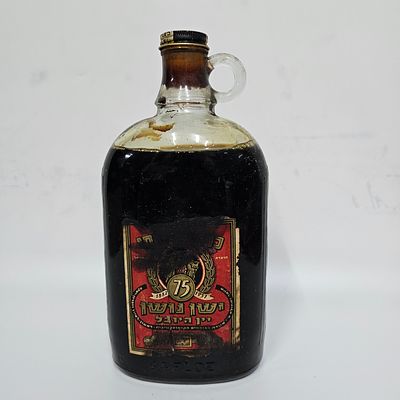 יין היובל ישן נושן - יקבי כרמל מזרחי. 
יין אדום מתוק. 
1.75 ליטר, 12.5 אחוז אלכוהול. 
כשר לפסח 