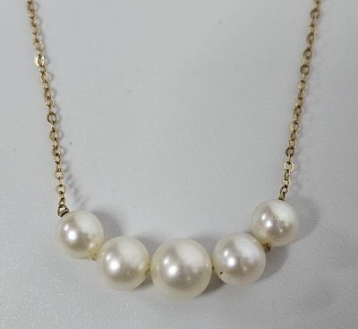 שרשרת מזהב 14 קראט משובצת פנינים אורך השרשרת 38 ס"מ משקל 2.6 גרם פריט זה הגיע מחו"ל