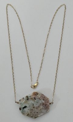 שרשרת מזהב 14 קראט משולבת אבן טבעית אורך השרשרת 40 ס"מ , פריט זה הגיע מחו"ל