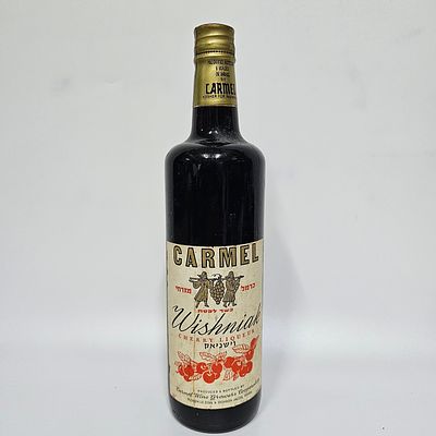 ליקר וישניאק - יקבי כרמל מזרחי. 
750 מ"ל, 30 אחוז אלכוהול. 
מהבקבוקים המשובחים שביקב. 
כשר לפסח 