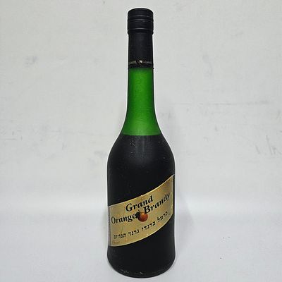 גרנד ברנדי תפוזים - יקבי כרמל מזרחי. 
מיושן 9 שנים בחביות עץ אלון. 
750 מ"ל, 40 אחוז אלכוהול. 