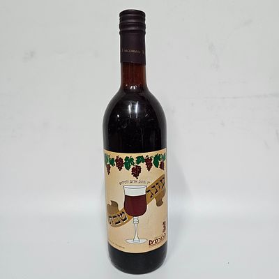 יין עונג שבת - יקבי הכורמים. 
יין מתוק אדום. 
750 מ"ל, 11.5 אחוז אלכוהול. 
כשר לפסח בהשגחת בד"ץ 