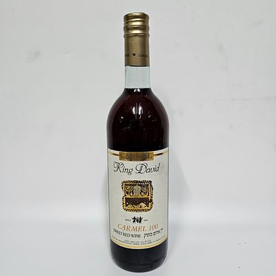 יין כרמל 100 - יקבי כרמל מזרחי. 
יין אדום מתוק. 
750 מ"ל, 12.5 אחוז אלכוהול. 
