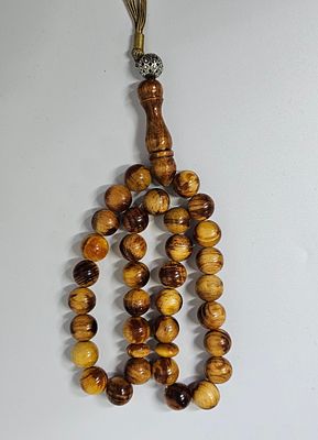 מסבחה מענבר טבעי בגוון חום אורך 44 ס"מ משקל 47 גרם